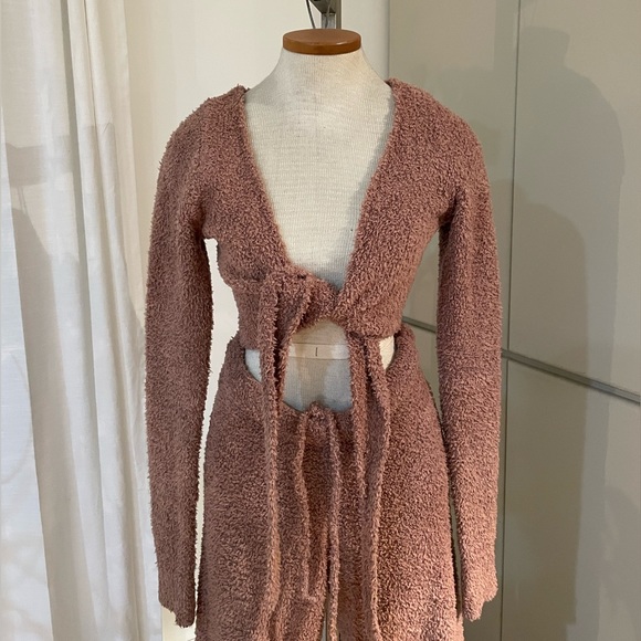 Skims Cozy Knit jogger and Cozy Knit Wrap top set, in Rose Clay, both size S/M - Picture 2 of 6